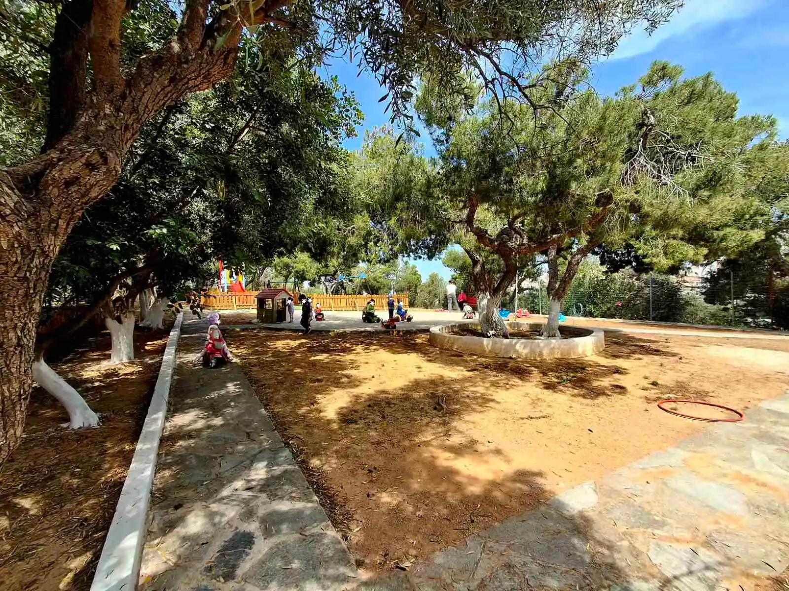 Πανοραμική άποψη του σύγχρονου παιδικού σταθμού
